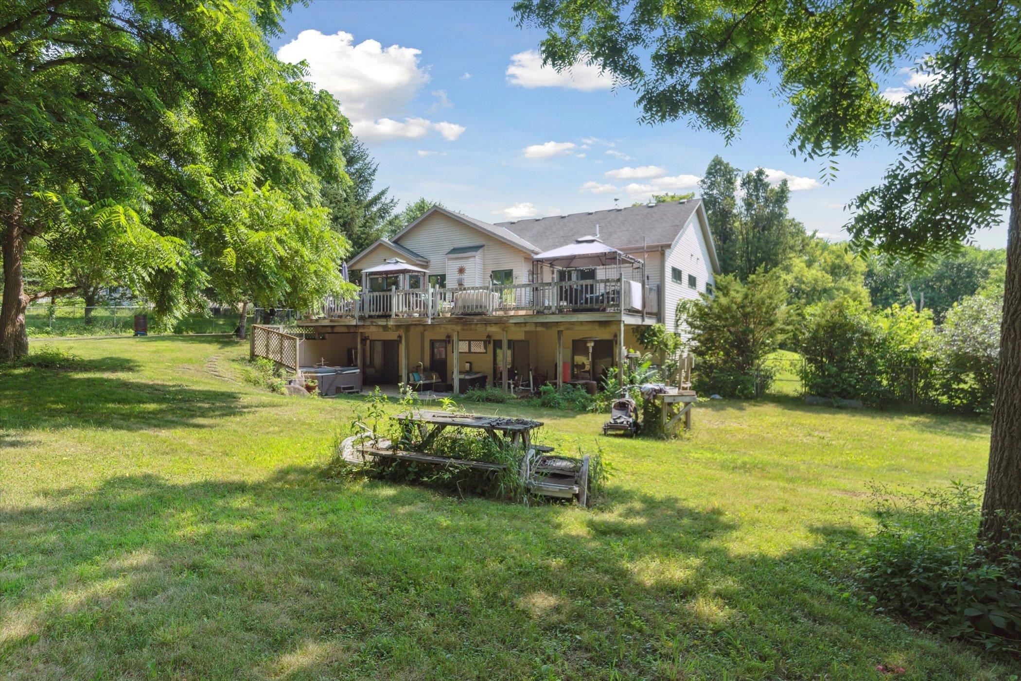 Lake Geneva, Wisconsin 53147, United States, 4 Bedrooms Bedrooms, ,3 BathroomsBathrooms,Residential,Active,155625