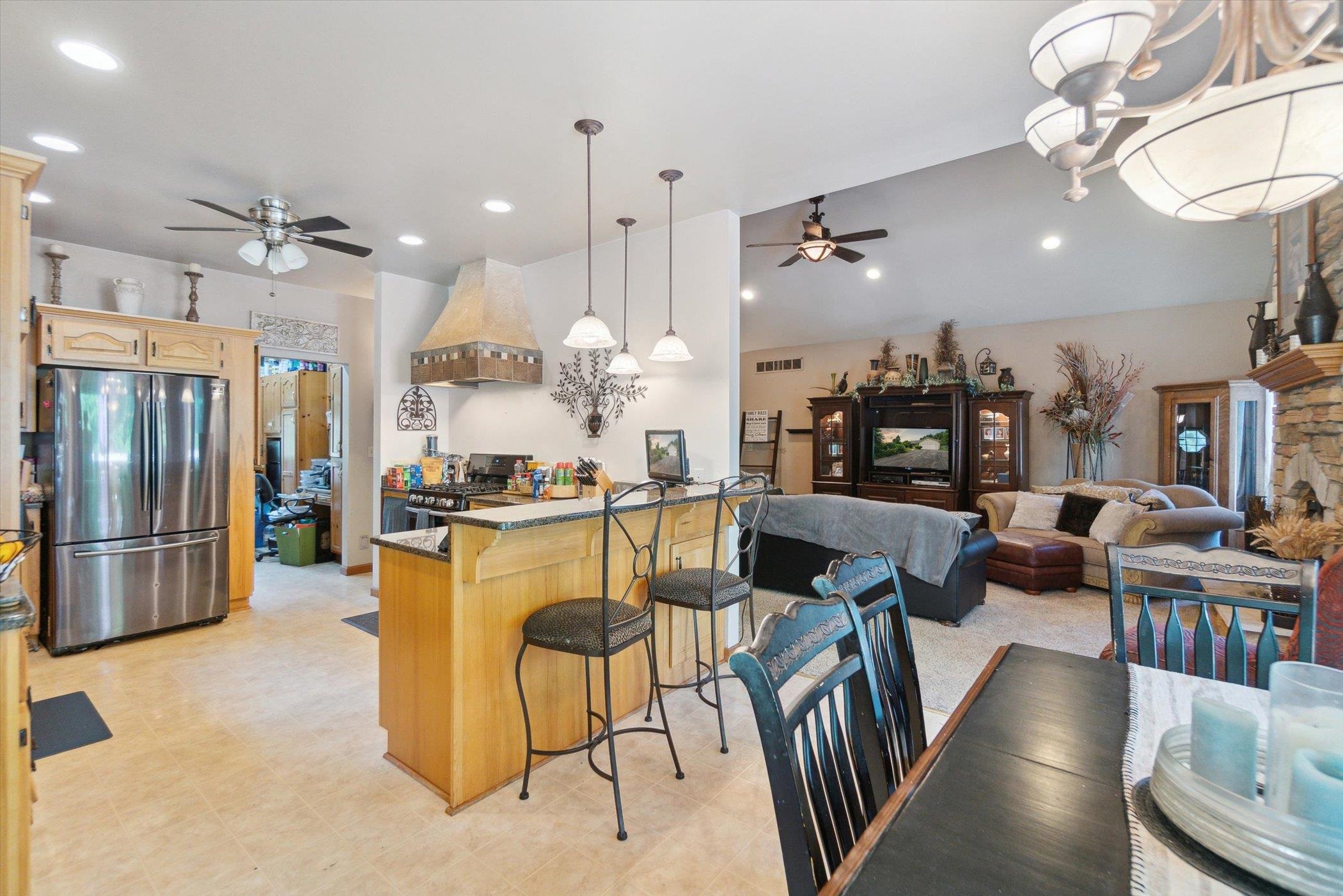 Lake Geneva, Wisconsin 53147, United States, 4 Bedrooms Bedrooms, ,3 BathroomsBathrooms,Residential,Active,155625