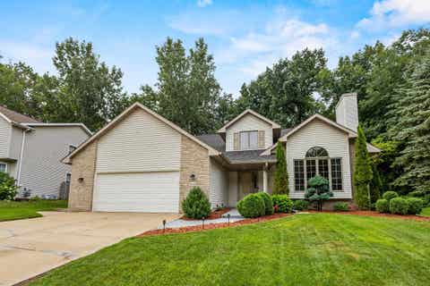 Photo of 2616 NEWBERRY Avenue, GREEN BAY, WI 54302 (MLS # 50330280)