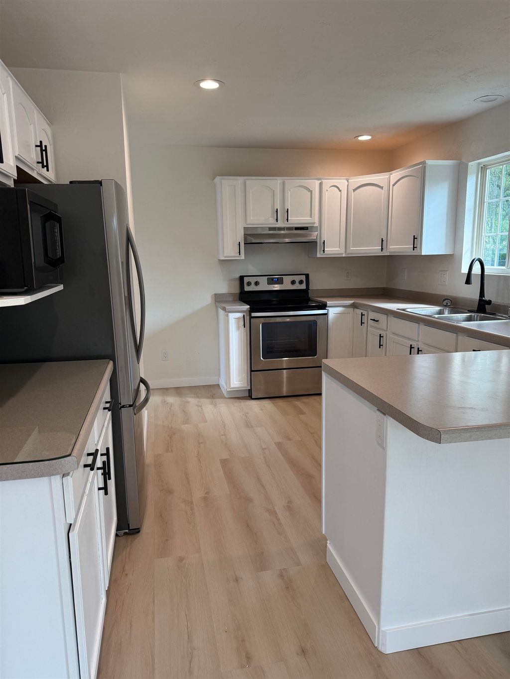 Photo of 121 E MEADOW GROVE Boulevard, APPLETON, WI 54915 (MLS # 50315640)