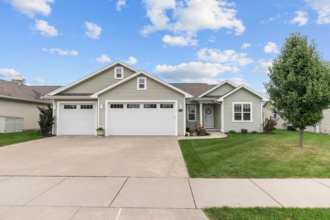 Photo of N9074 PAPERMAKER Pass, MENASHA, WI 54952 (MLS # 50316785)