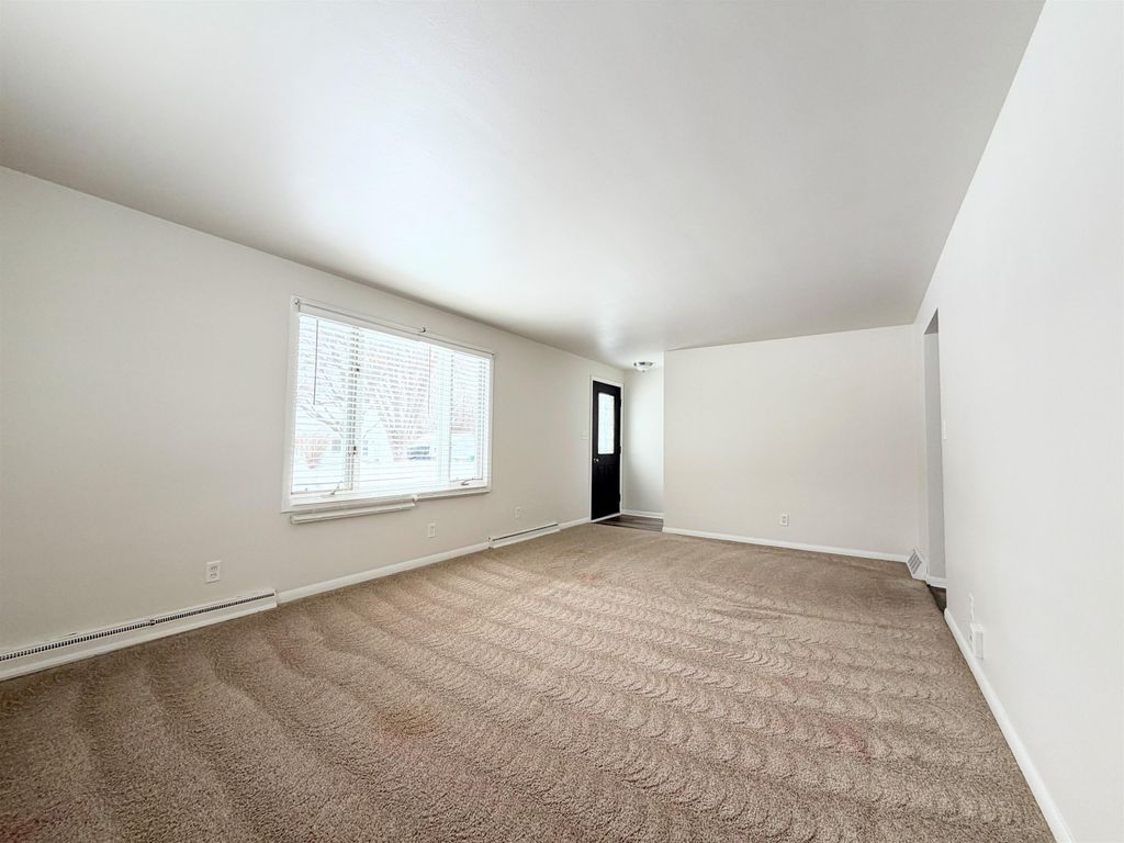 Photo of 918 NEWTOLS Street, GREEN BAY, WI 54302 (MLS # 50319122)