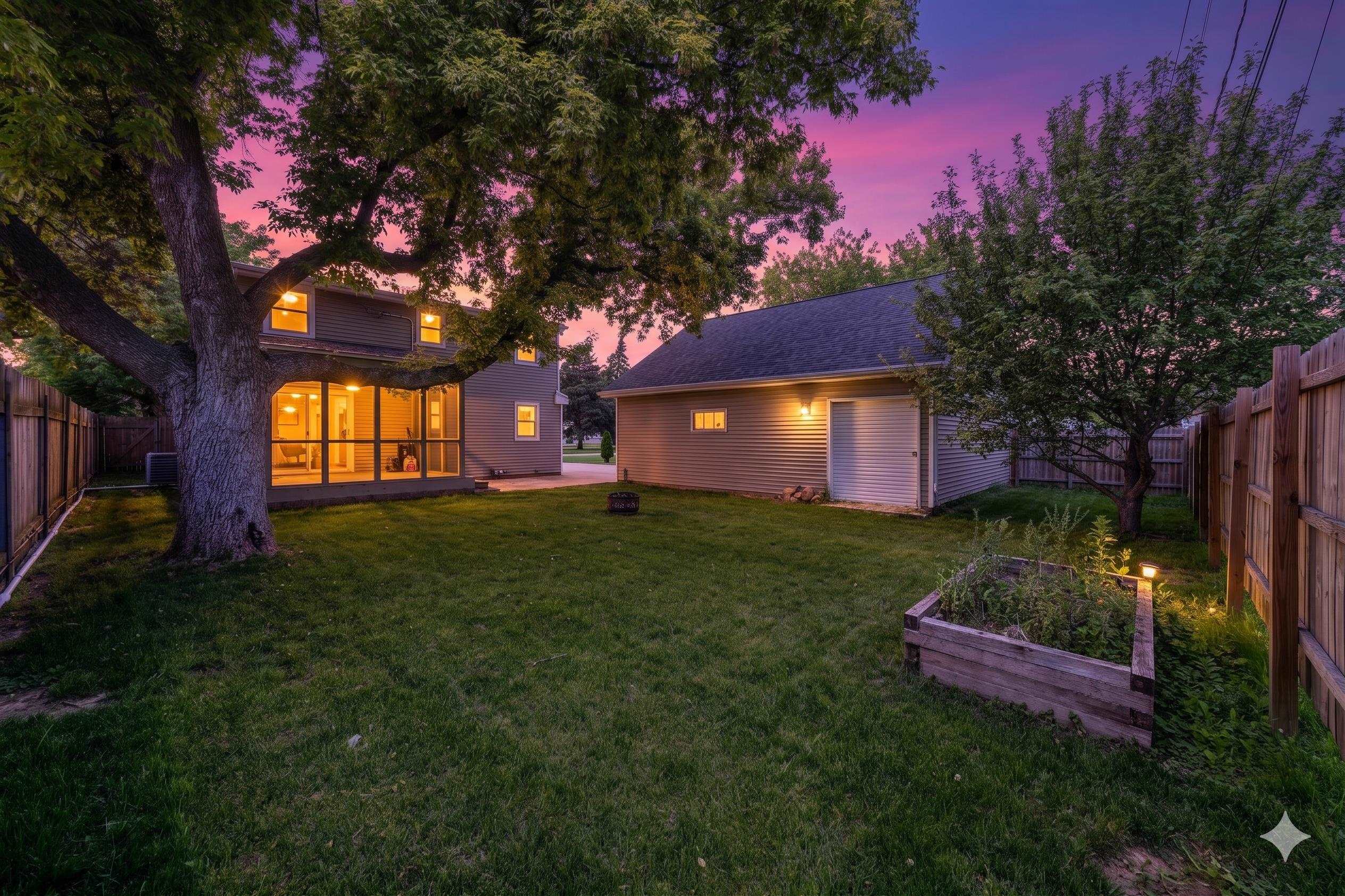 1932 MAPLECREST Drive