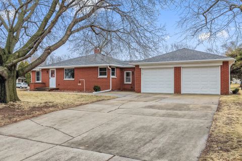Photo of 741 PARKVIEW Road, GREEN BAY, WI 54304 (MLS # 50323030)