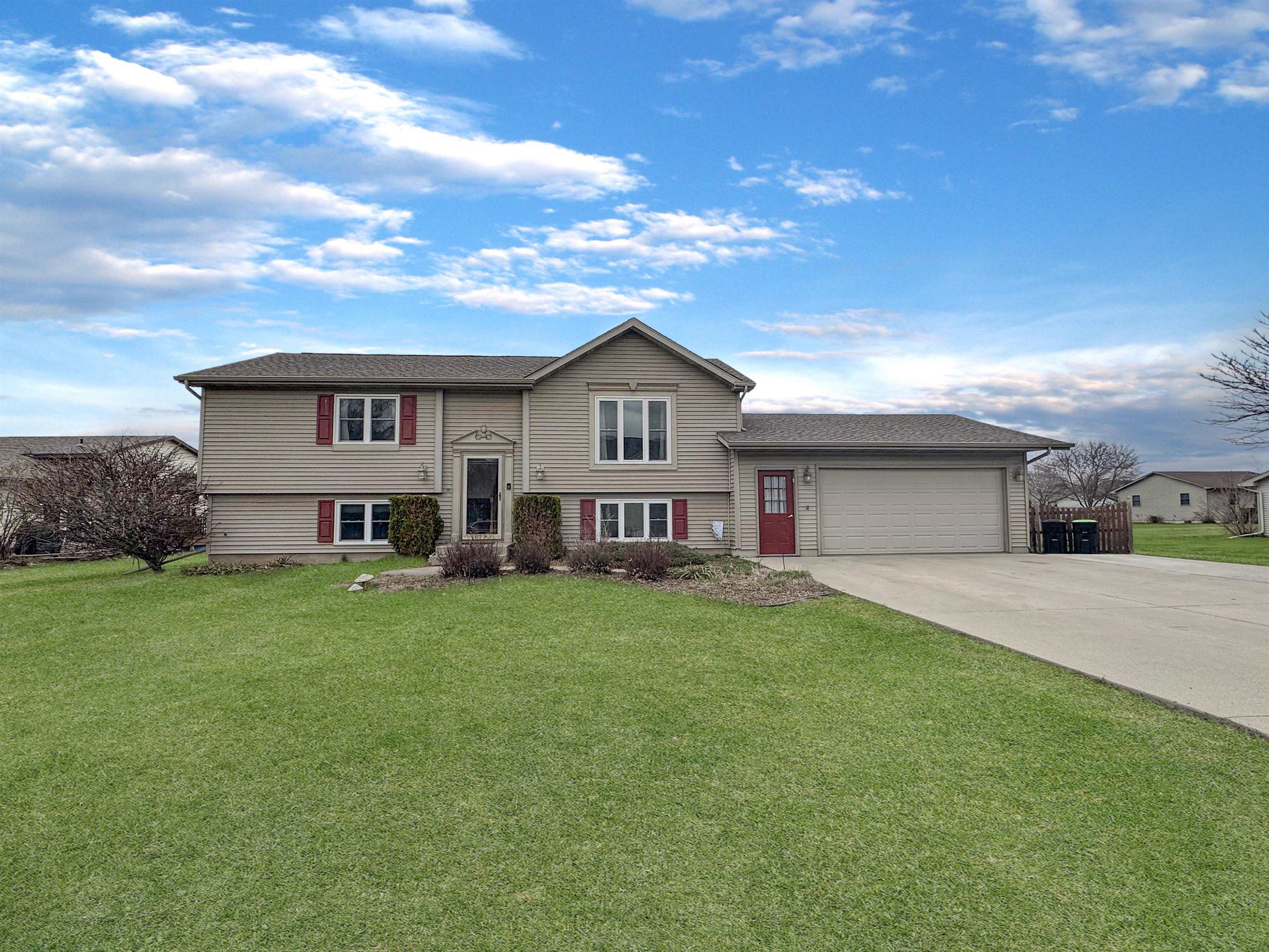 Photo 1 of 41 — 2012 24TH Avenue, MENOMINEE, MI 49858