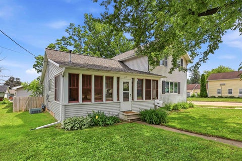 Photo of 712 ALGOMA Street, NEW LONDON, WI 54961 (MLS # 50327303)