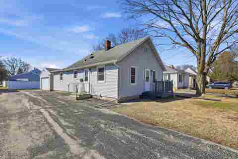 Photo of 1001 W GRANT Street, APPLETON, WI 54914 (MLS # 50327326)