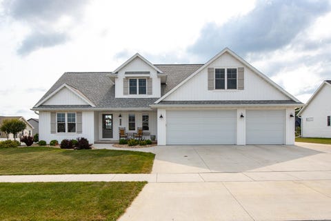 Photo of N9270 LAURA Street, APPLETON, WI 54915 (MLS # 50330429)