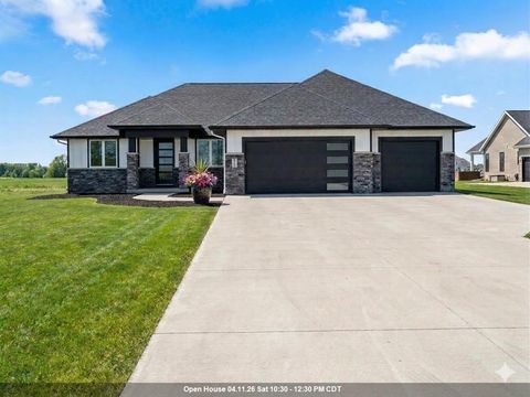 Photo of 302 KERRIGAN Drive, WRIGHTSTOWN, WI 54180 (MLS # 50319908)