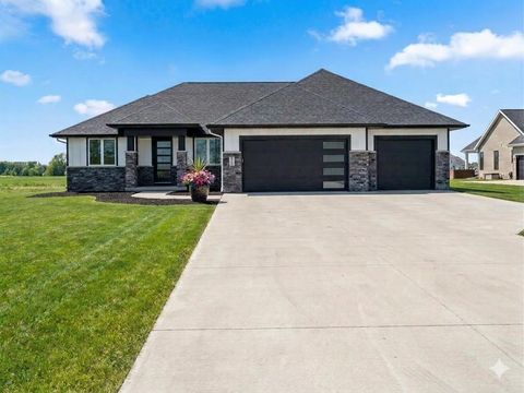 Photo of 302 KERRIGAN Drive, WRIGHTSTOWN, WI 54180 (MLS # 50319908)