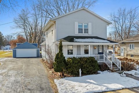 Photo of 1250 CASS Street, GREEN BAY, WI 54301 (MLS # 50321273)