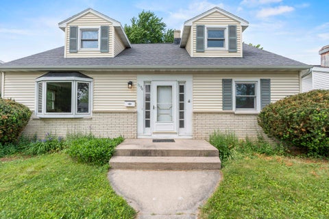 Photo of 1136 W ROBERTS Avenue, APPLETON, WI 54914 (MLS # 50327238)