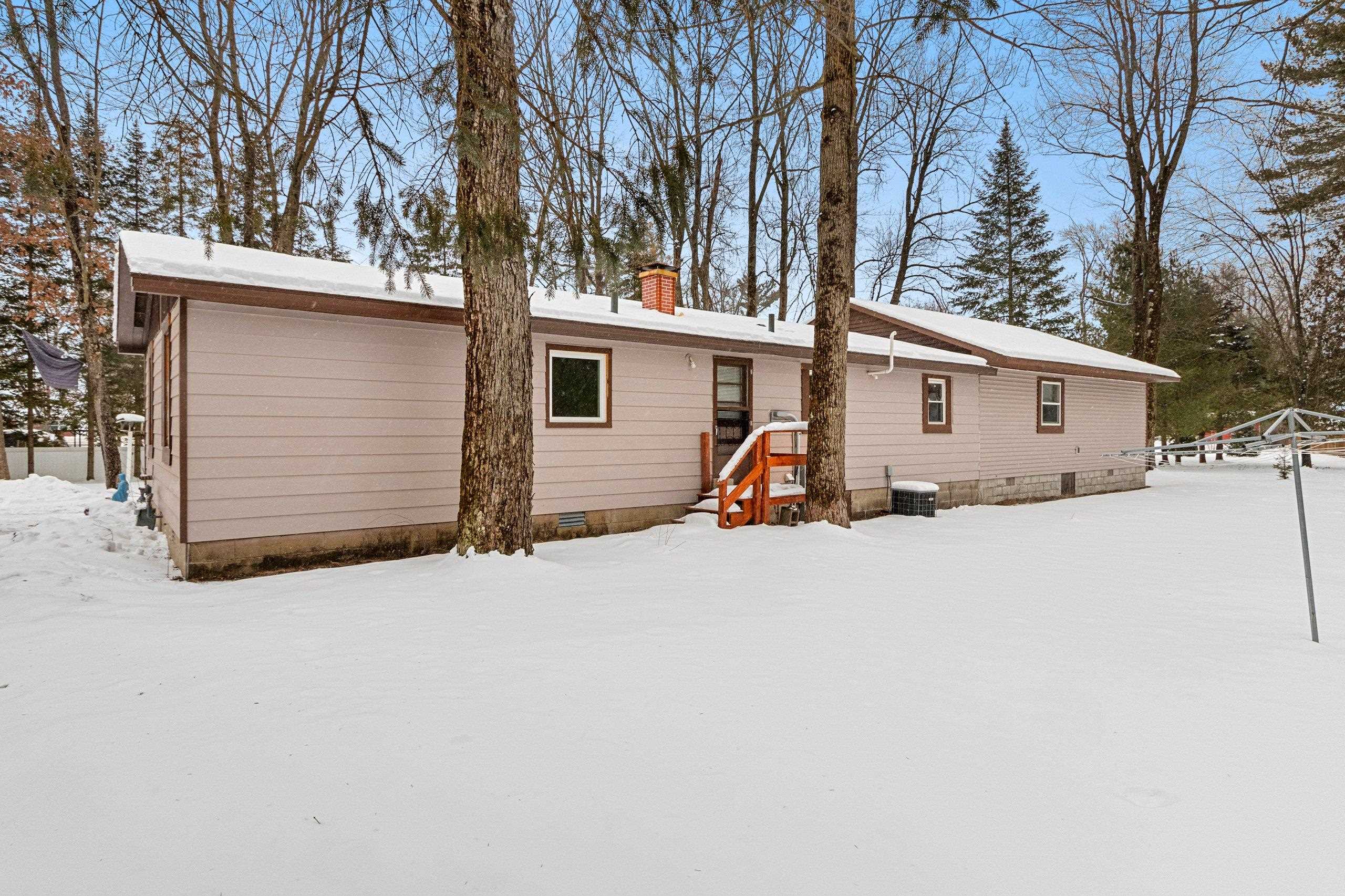 Shawano, Wisconsin 54166, United States, 3 Bedrooms Bedrooms, ,2 BathroomsBathrooms,Residential,Active,3456