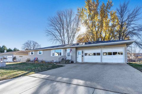 Photo of 314 CENTER Street, OCONTO, WI 54153 (MLS # 50318365)