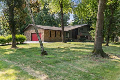 Photo of 110 WOODSIDE Court, NEENAH, WI 54956 (MLS # 50330292)