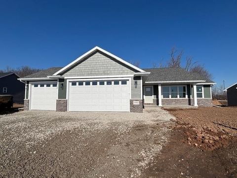 Photo of 1302 W THORN CREEK Drive, HILBERT, WI 54129 (MLS # 50316742)