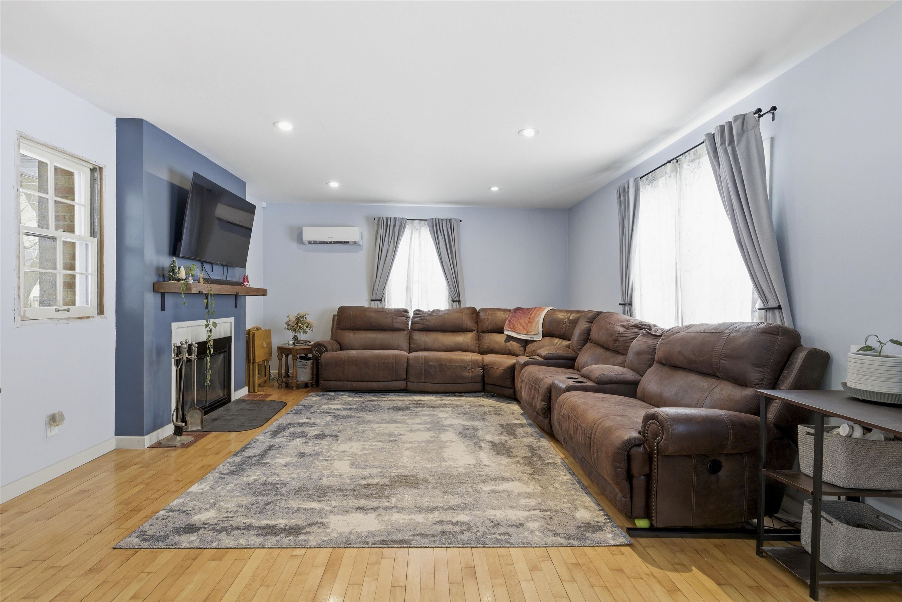 182 N CLINTON Avenue