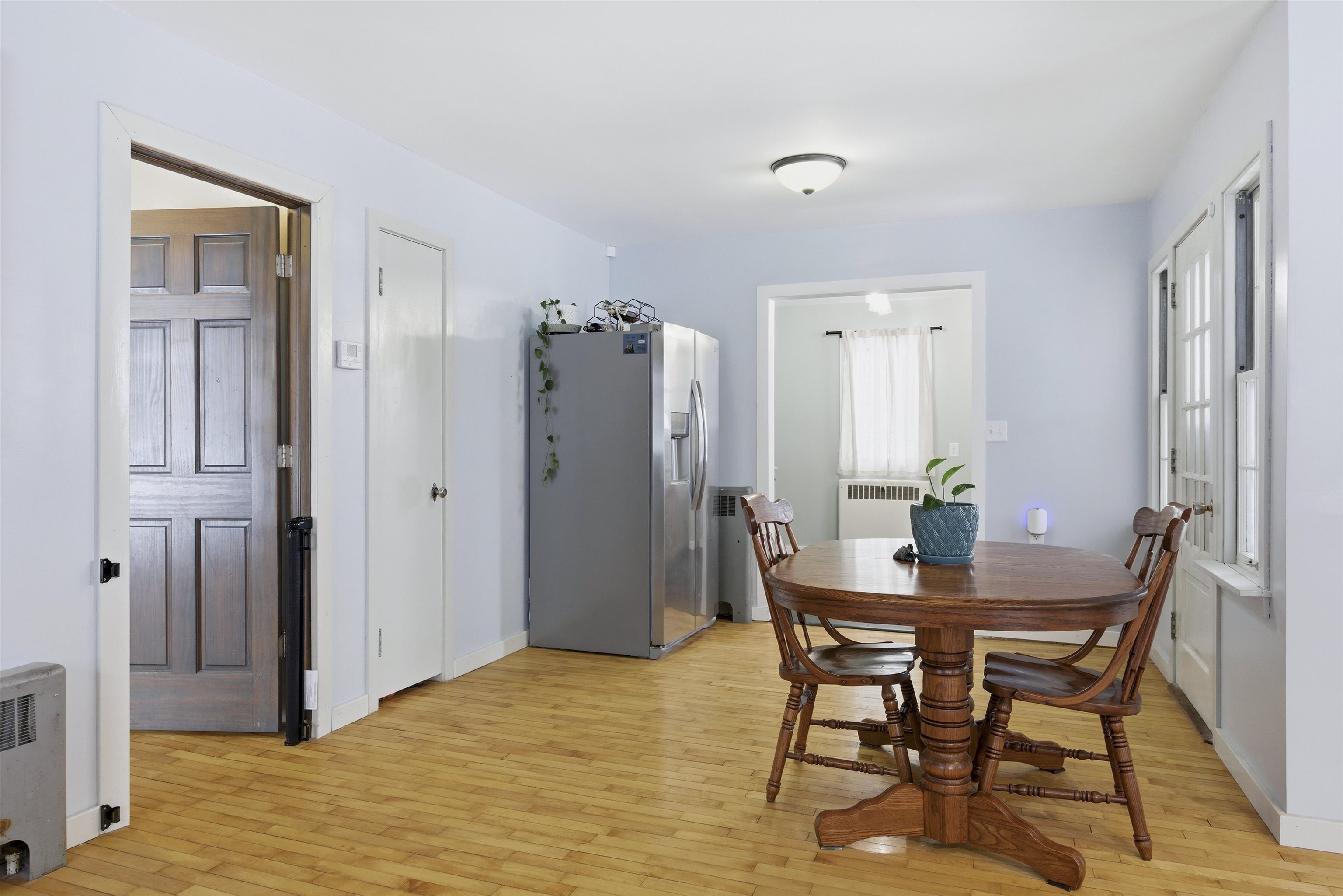 182 N CLINTON Avenue