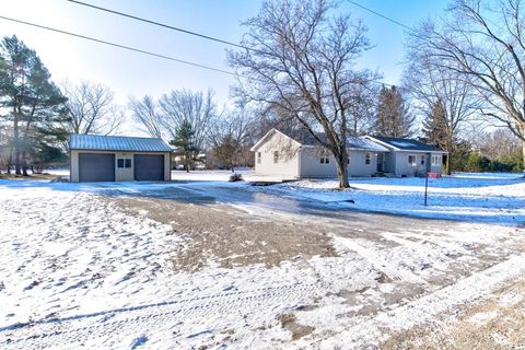 Photo of W6157 NUMBER .2 Lane, MENOMINEE, MI 49858 (MLS # 50319450)