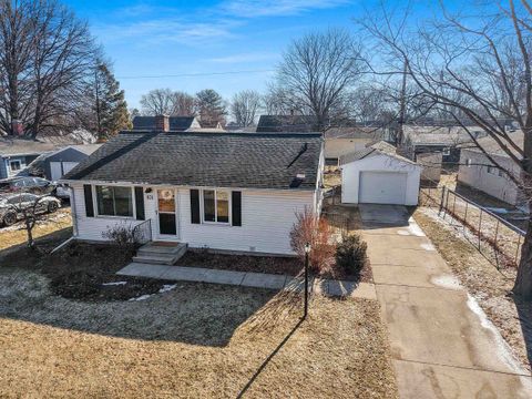 Photo of 831 SUNNY Lane, GREEN BAY, WI 54304 (MLS # 50321896)
