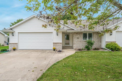 Photo of 646 S LINCOLN Street, HORTONVILLE, WI 54944 (MLS # 50332905)
