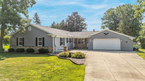 Photo of 5116 VIOLET Lane, OSHKOSH, WI 54904 (MLS # 50330264)