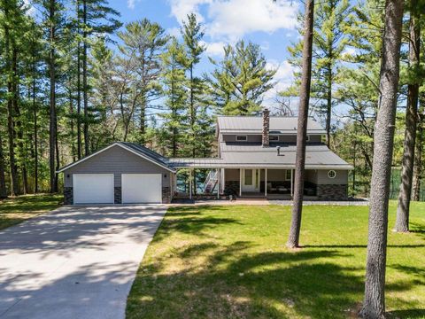 Photo of N2307 WHISPERING PINES Road, WAUPACA, WI 54981 (MLS # 50307986)
