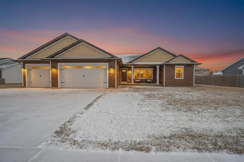 Photo of 623 SWEET MEADOW Lane, KAUKAUNA, WI 54301 (MLS # 50321556)