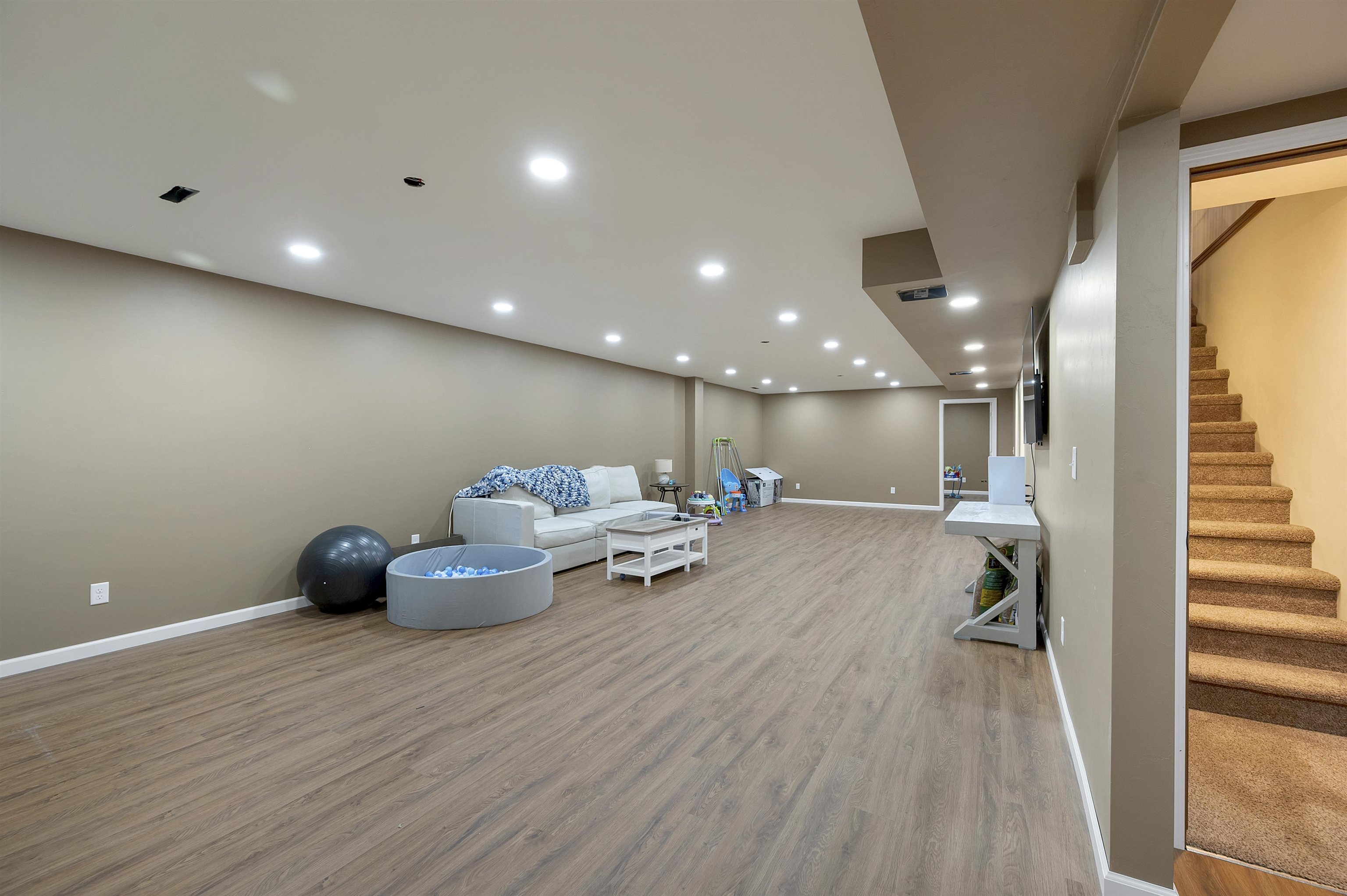 623 SWEET MEADOW Lane