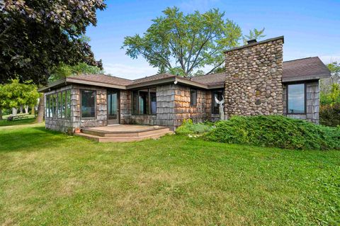 Photo of N9613 BAY SHORE Lane, LUXEMBURG, WI 54217 (MLS # 50314952)