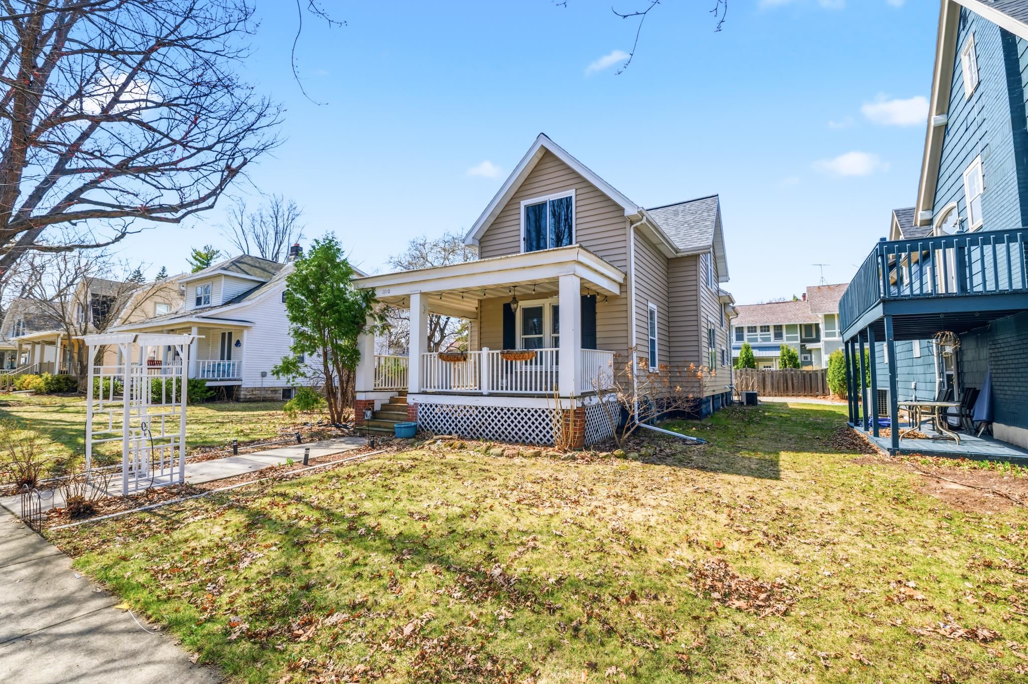 1110 S WEBSTER Avenue