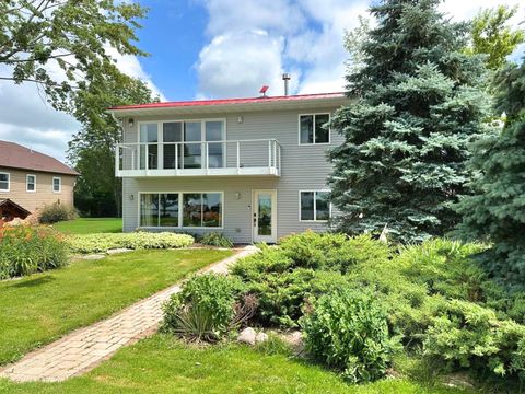 Photo of 7776 CUTOFF Lane, LARSEN, WI 54947 (MLS # 50311393)