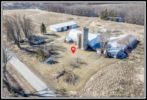 Photo of N5201 LOWER Road, SHIOCTON, WI 54170 (MLS # 50322372)