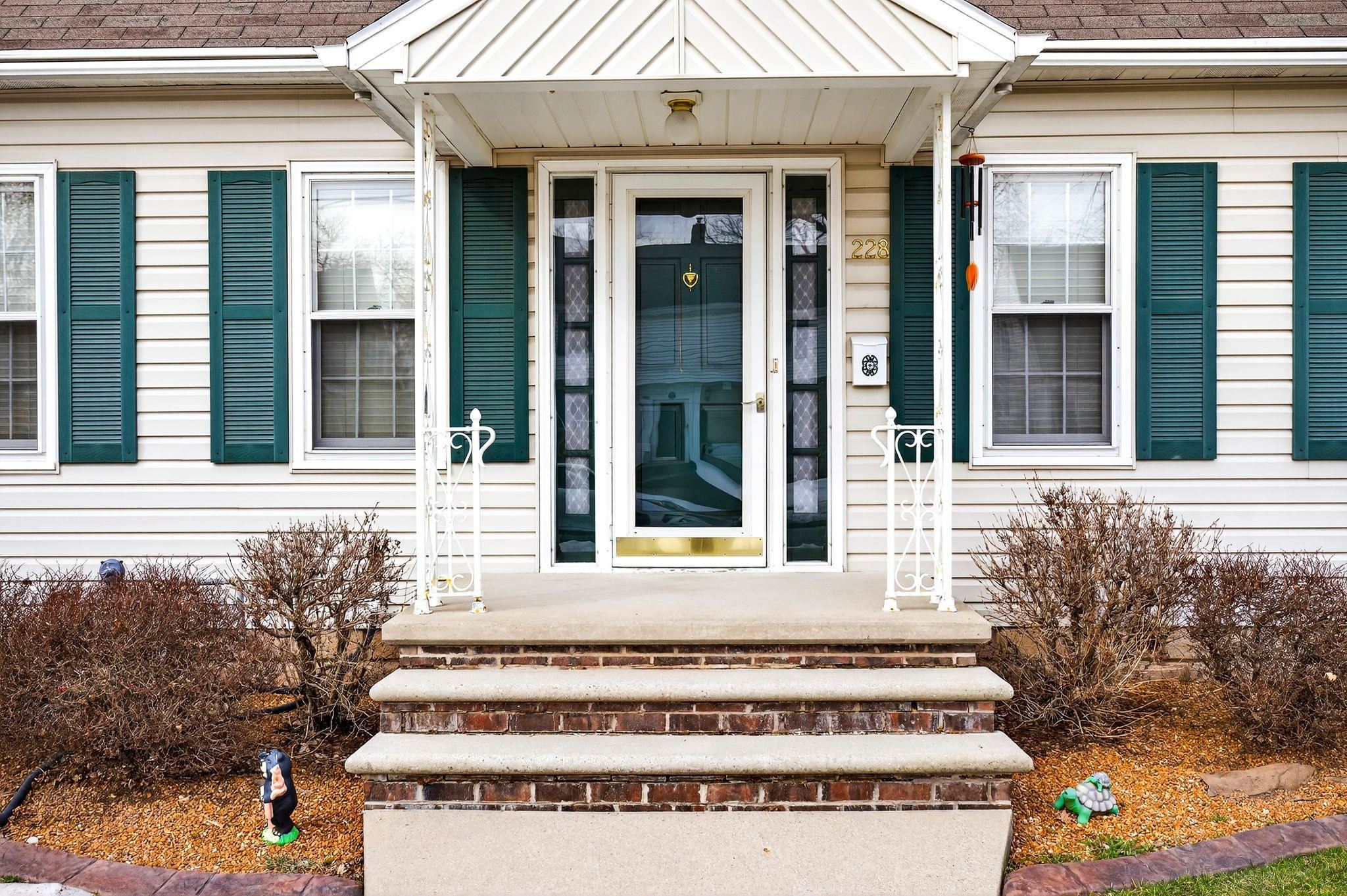 228 FREDERICK Street