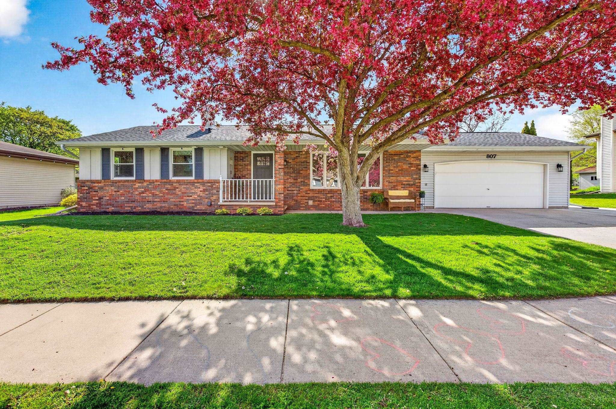 807 ROSEHILL Road