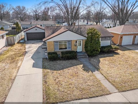 Photo of 1714 LILAC Lane, GREEN BAY, WI 54302 (MLS # 50323315)