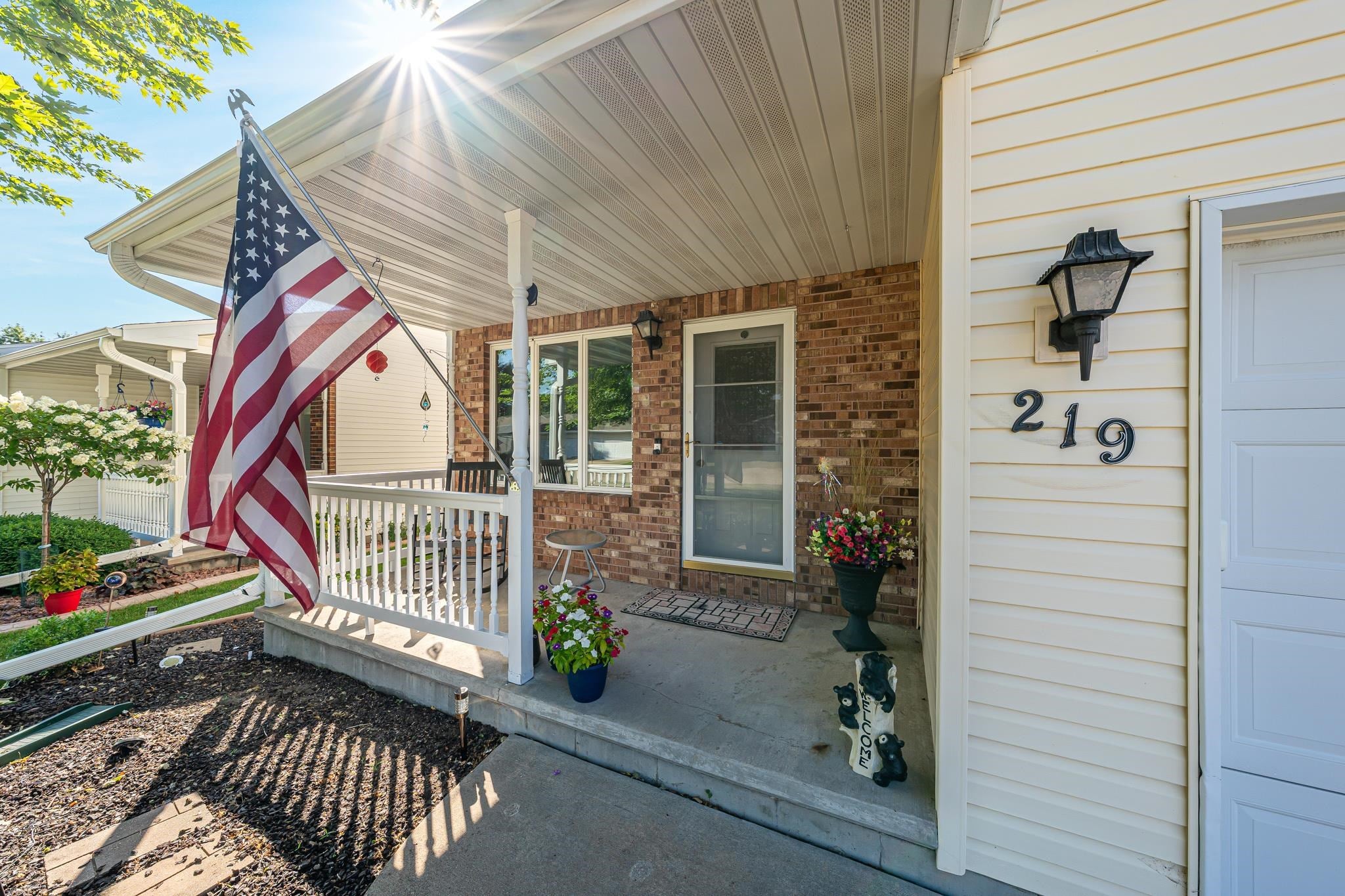 219 PARKSIDE Court