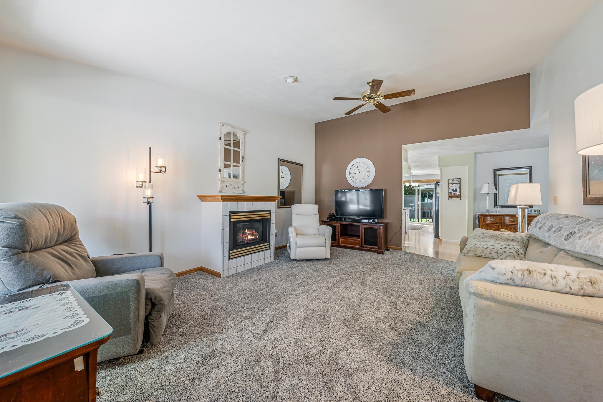 219 PARKSIDE Court