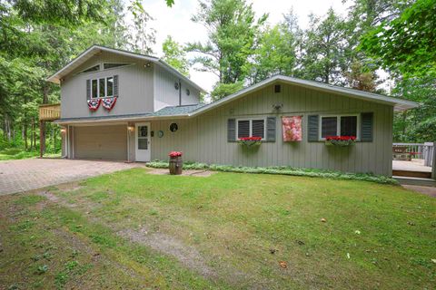 Photo of 14814 IRON BRIDGE Road, MOUNTAIN, WI 54149 (MLS # 50310815)