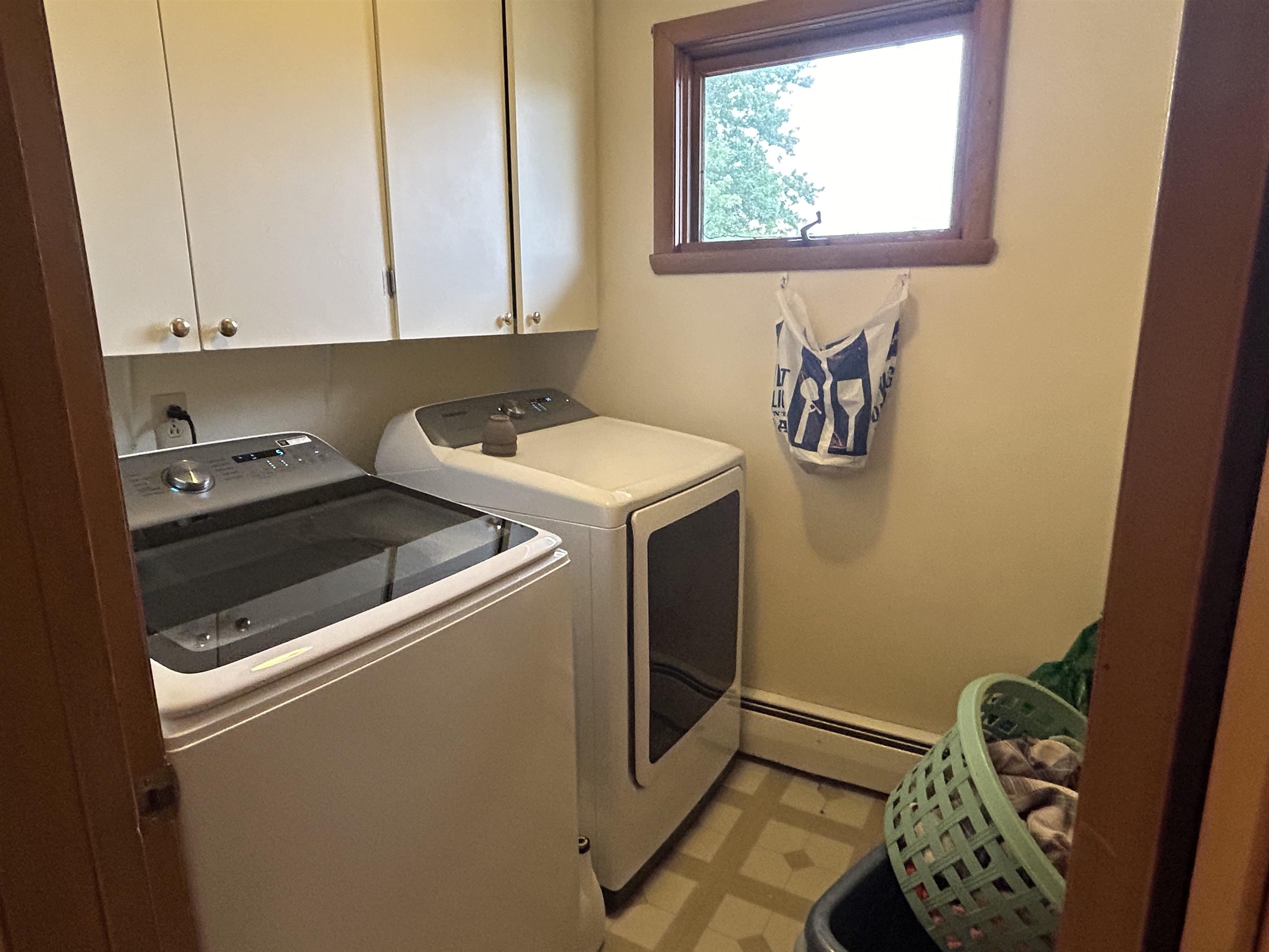 Green Lake, Wisconsin 54941, United States, 4 Bedrooms Bedrooms, ,2 BathroomsBathrooms,Residential,Pending,39017