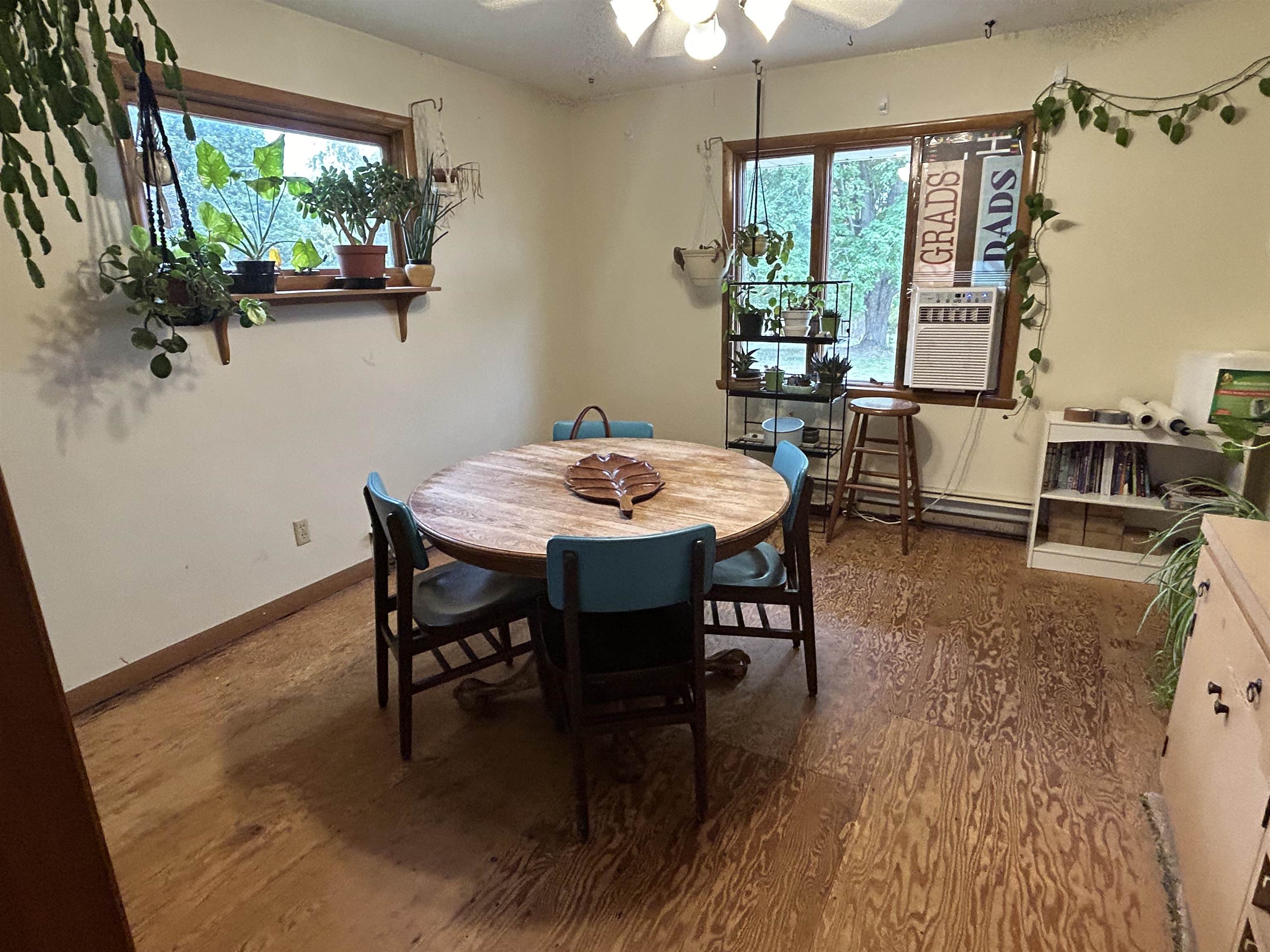 Green Lake, Wisconsin 54941, United States, 4 Bedrooms Bedrooms, ,2 BathroomsBathrooms,Residential,Pending,39017