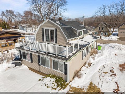 Photo of 2963 SUNSET POINT Lane, OSHKOSH, WI 54904 (MLS # 50322700)