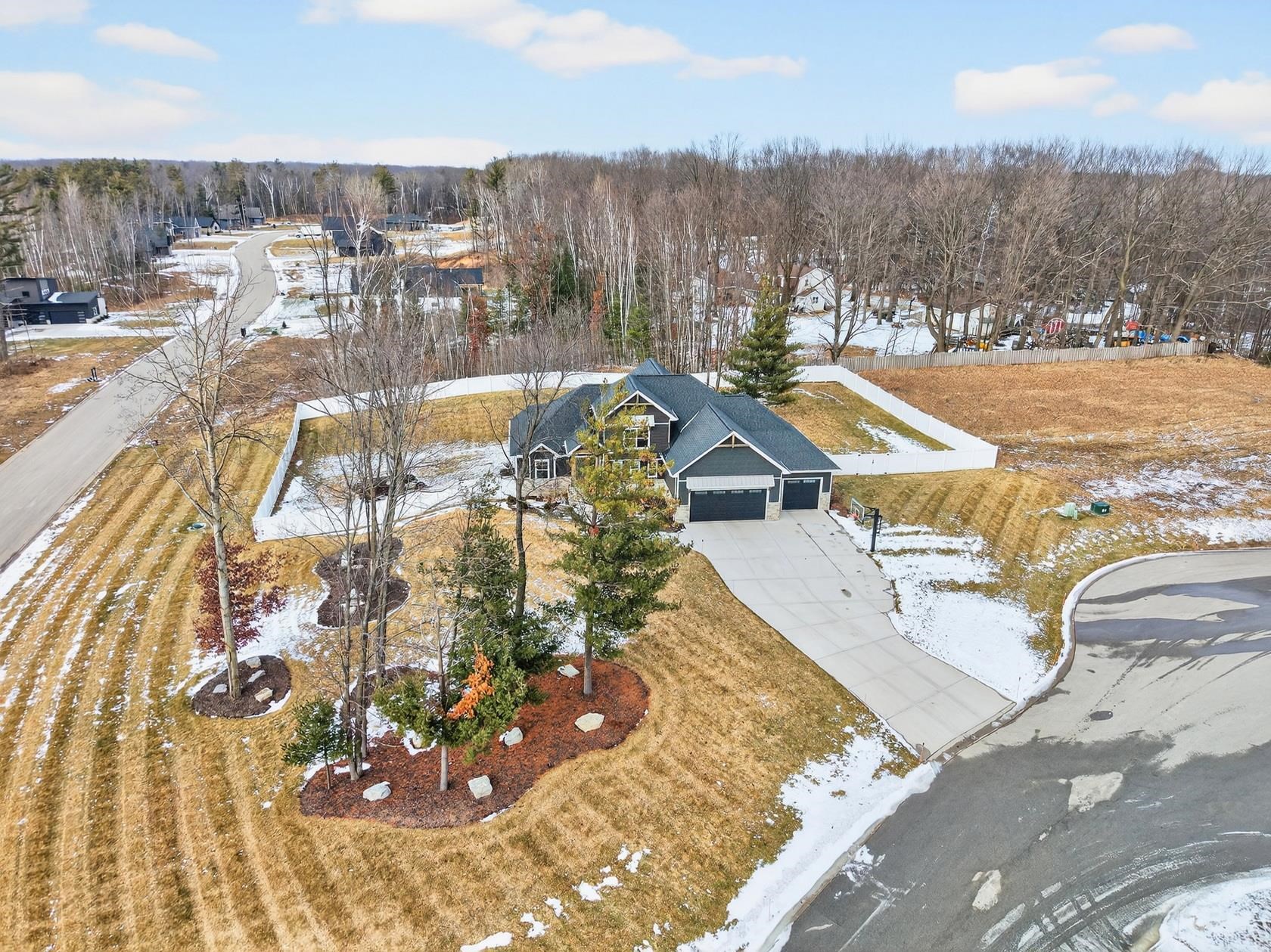 692 BLACKBERRY Court