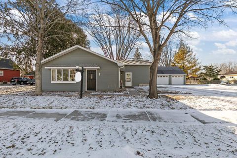 Photo of 135 ROSE Street, NORTH FOND DU LAC, WI 54937 (MLS # 50320094)