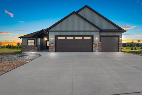 Photo of 1650 SWEETBRIAR Way, GREEN BAY, WI 54311 (MLS # 50319580)