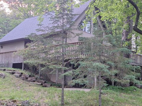 Photo of W15560 MCKINLEY Lane, ATHELSTANE, WI 54104 (MLS # 50307635)
