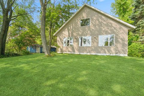 Photo of 4472 OAKLAND Lane, OCONTO, WI 54153 (MLS # 50314953)