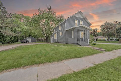 Photo of 1411 SHAWANO Avenue, GREEN BAY, WI 54303 (MLS # 50319650)
