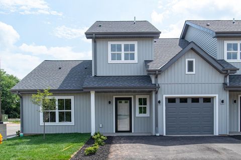 Photo of 1068 W 20TH Avenue, OSHKOSH, WI 54902 (MLS # 50321353)