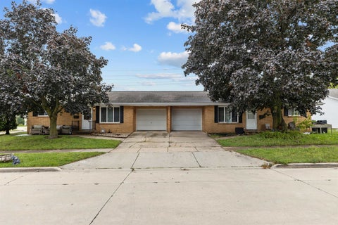 Photo of 801 W BROWNING Street, APPLETON, WI 54914 (MLS # 50332948)